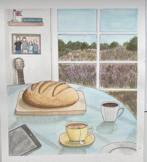 En akvarel af et roligt bord med brød og kaffe ved et vindue.